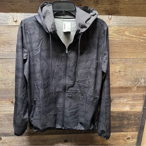 Vuori Outdoor Trainer Shell, Size L - Picture 4 of 8